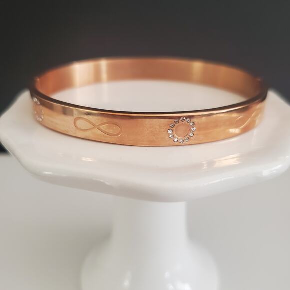 Lucien Piccard Eterno Silver Tone 40mm Watch and Bangle Set  Extra Strap NWOT - Picture 14 of 16